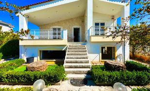 Three-storey house with a garden and parking 150 m from the sea, Vrachati, Corinthia, Greece for 400,000 €