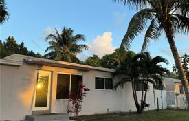 Townhome – North Miami Beach, Florida, USA for $710,000