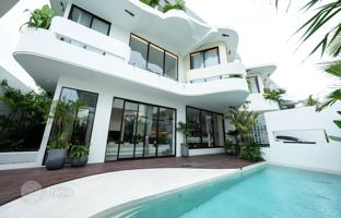 3-bedroom villa 553 m² in Kuta for $1,000,000