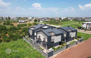 5-bedroom villa 292 m² in Döşemealtı for 45,200,000 TRY