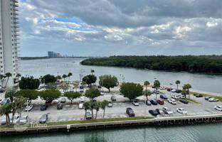 1-bedroom apartments in condo 65 m² in Sunny Isles Beach for $274,000
