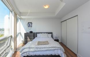 5-bedroom apartment in Etobicoke for C$899,000