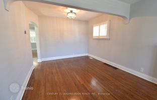 8-bedroom house in East York for C$1,616,000