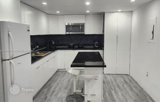 3-bedroom apartments in condo 85 m² in Hialeah for $260,000