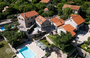 4-bedroom cottage 293 m² in Tivat city for 3,500,000 €