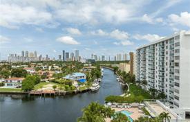 Condo – North Miami Beach, Florida, USA for $380,000