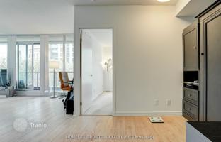 5-bedroom apartment in Fort York Boulevard for C$907,000
