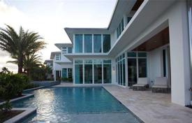 Spacious villa with a backyard, a swimming pool, a terrace and three garages, Fort Lauderdale, USA for $10,017,000