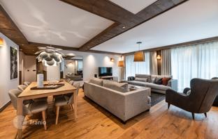 Spacious apartment in a ski-in/ski-out residence with a swimming pool and a restaurant, Les Gets, France for 1,210,000 €