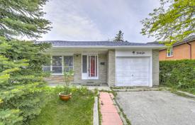 Terraced house – Scarborough, Toronto, Ontario,  Canada for C$1,088,000