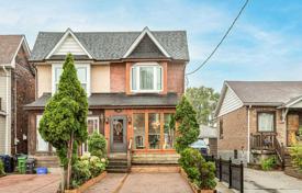 Terraced house – York, Toronto, Ontario,  Canada for C$1,054,000