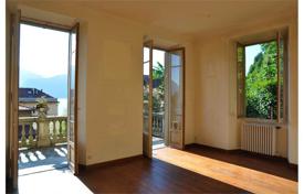 Spacious apartment with lake view, in the centre of Menaggio, Italy for 660,000 €