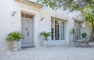 4-bedroom cottage in L'Isle-sur-la-Sorgue for 1,072,000 €