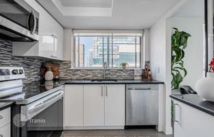 6-bedroom apartment in Bay Street for C$1,183,000