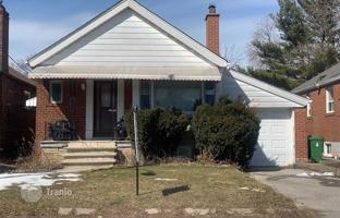 6-bedroom house in East York for C$1,184,000