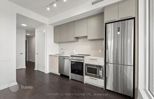 5-bedroom apartment in Dundas Street West for C$860,000