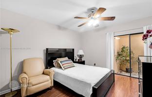 4-bedroom house 460 m² in Miami for $1,375,000