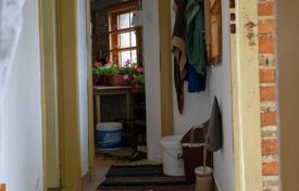 Villa at the foot of the Balkan in the village. Medven, Sliven, Bulgaria, 310 M2 price 175,000 euro for 175,000 €