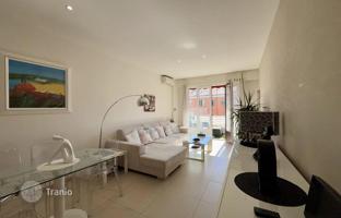 Two-bedroom apartment with a parking in the Carre d’Or, Nice, France for 795,000 €