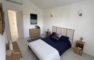 4 new flats in residential complex in Le Pradet for From 595,000 €