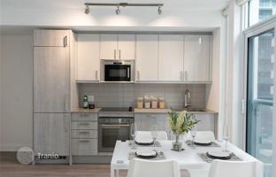 5-bedroom apartment in Mutual Street for C$779,000