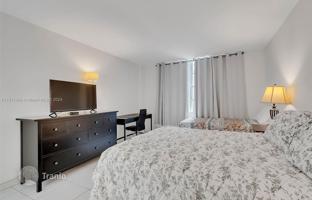 2-bedroom apartments in condo 96 m² in Collins Avenue for $750,000