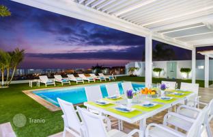 6-bedroom villa 350 m² in Costa Adeje for 2,550,000 €