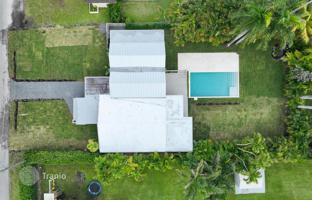 4-bedroom house 327 m² in Miami for $2,349,000