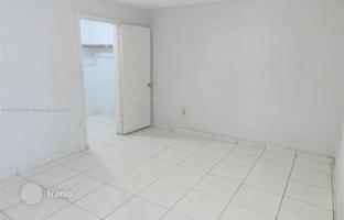 2-bedroom apartments in condo 93 m² in Hialeah for $260,000