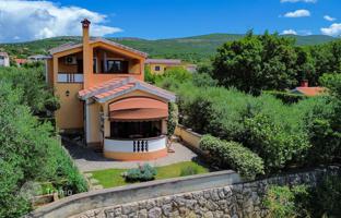 4-bedroom house 150 m² in Zadar County for 360,000 €