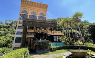 5-bedroom villa 2,300 m² in Karon for $7,430,000