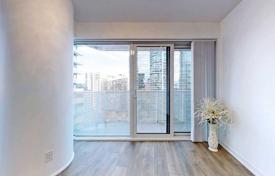 Apartment – Harbour Street, Old Toronto, Toronto,  Ontario,   Canada for C$819,000