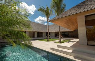 5-bedroom villa 750 m² in Tumbak Bayuh for $1,380,000