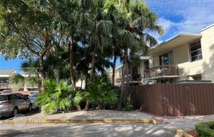 2-bedroom apartments in condo 79 m² in West End for $280,000
