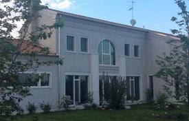 Elite mansion with a terrace and a large plot in the heart of the city, Pula, Istria County, Croatia for 1,420,000 € Elite mansion with a terrace and a large plot in the heart of the city, Pula, Istria County, Croatia for 1,420,000 €
