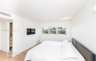 2-bedroom apartments in condo 87 m² in Miami Beach for $415,000