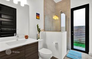 4-bedroom house 289 m² in West End for $945,000