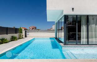 4-bedroom house 195 m² in Vrsi. Price on request