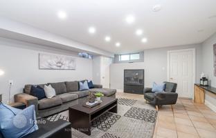 10-bedroom house in Old Toronto for C$2,059,000