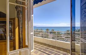 Three-bedroom apartment with sea views on the Promenade des Anglais, Nice, France for 999,000 €