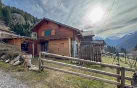 TRADITIONAL 3 BEDROOM CHALET — WITH GARDEN for 685,000 €
