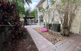 Townhome – Doral, Florida, USA for $1,200,000