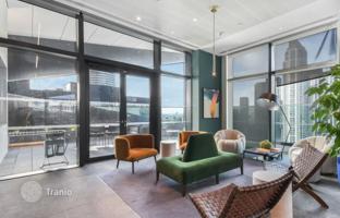 Two-bedroom apartment with a winter garden in a high-rise residence with a swimming pool and a business lounge, Canary Wharf, London, UK for £754,000