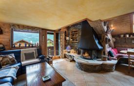 Cosy apartment with a mezzanine, a balcony and mountains views, near the ski slopes, Meribel, France for 765,000 € Cosy apartment with a mezzanine, a balcony and mountains views, near the ski slopes, Meribel, France for 765,000 €