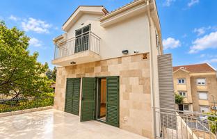 4-bedroom cottage 203 m² in Budva city for 890,000 €