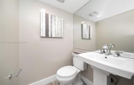 Condo – Island Avenue, Miami Beach, Florida,  USA for $695,000