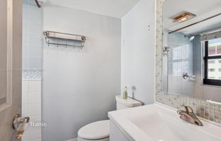 2-bedroom apartments in condo 81 m² in Collins Avenue for $659,000