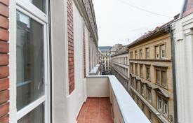 An elegant apartment in the most central location of Budapest, adjacent to the historic Vaci street and just a 1-minute walk to the Danube for 987,000 €