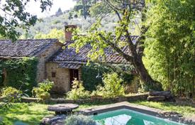 Restored house in Cortona for sale for 1,100,000 €