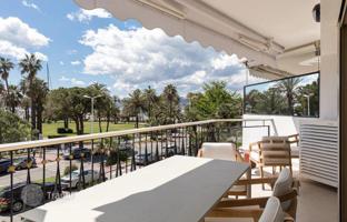 Renovated furnished apartment on the Croisette in Cannes, France for 1,990,000 €